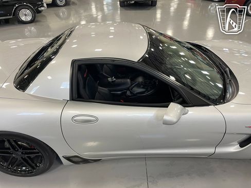 Used 2002 Chevrolet Corvette Z06 w/ Memory Pkg image 40