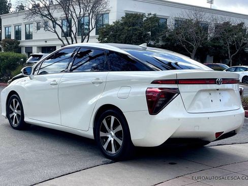 Used 2018 Toyota Mirai image 7
