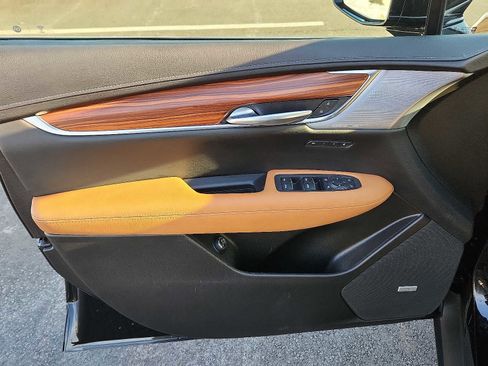 Used 2021 Cadillac XT5 Premium Luxury image 12