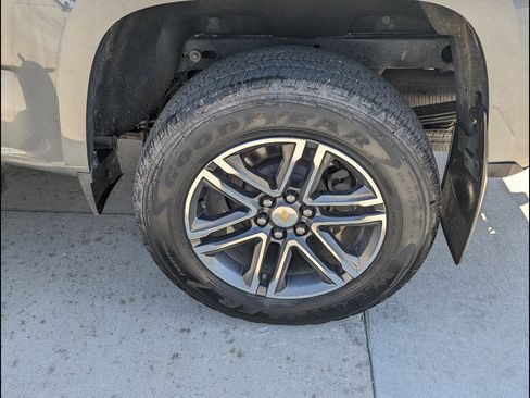 Used 2019 Chevrolet Colorado LT image 16