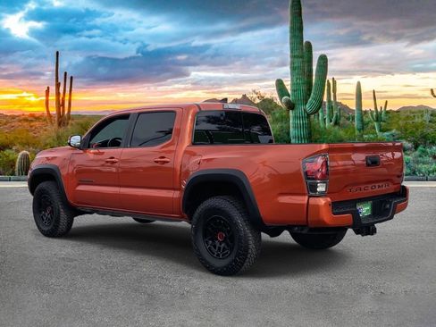 Used 2017 Toyota Tacoma TRD Sport image 5