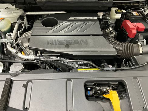 Used 2023 Nissan Rogue Platinum w/ Platinum Premium Package image 11