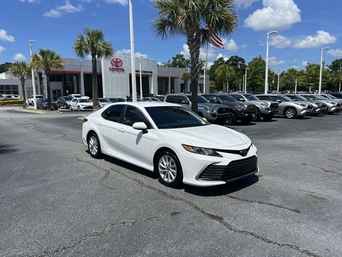 Used 2023 Toyota Camry LE FWD image 2