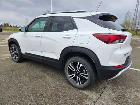 Used 2023 Chevrolet TrailBlazer LT w/ Convenience Package image 5