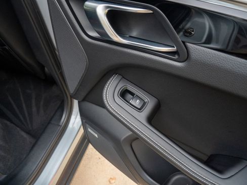 Used 2022 Porsche Macan image 21