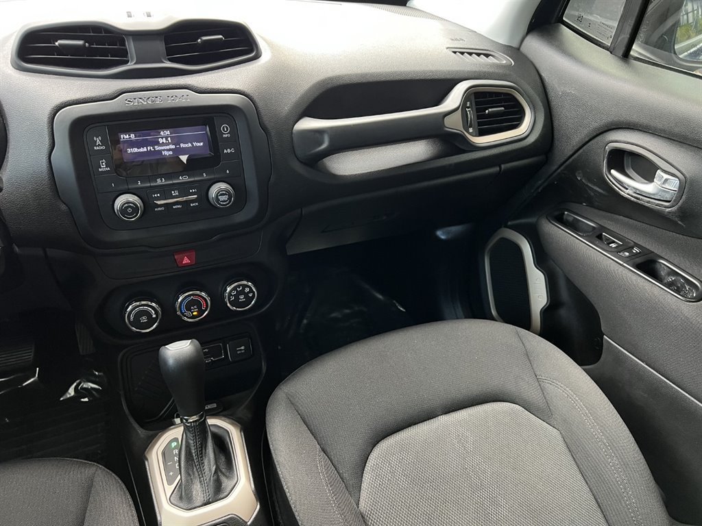 Used 2017 Jeep Renegade Sport w/ Power & Air Group FWD image 18