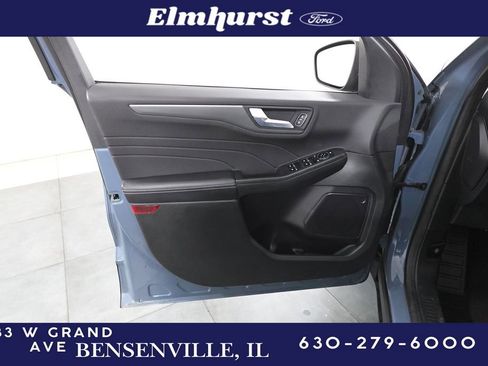 Used 2023 Ford Escape SE image 8