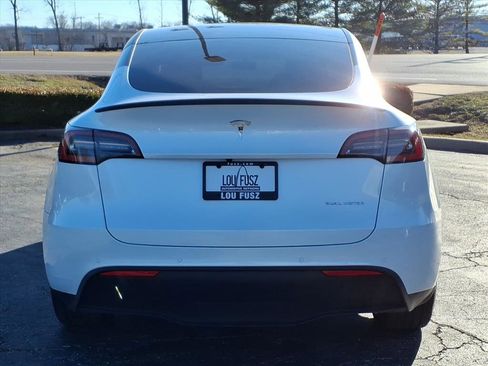 Used 2021 Tesla Model Y Long Range image 30