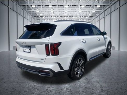 Used 2023 Kia Sorento EX AWD/4WD image 6