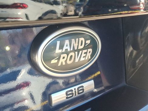 Used 2019 Land Rover Discovery SE image 30