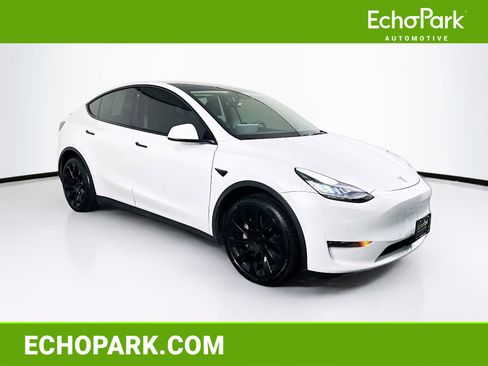 Used 2022 Tesla Model Y Long Range image 1