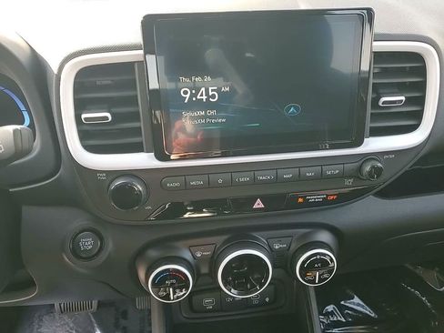 Certified 2025 Hyundai Venue Limited image 10