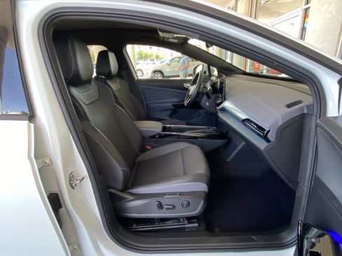 Certified 2023 Volkswagen ID.4 Pro S AWD/4WD image 33