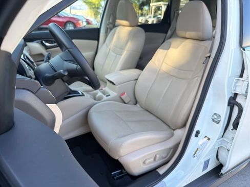 Used 2020 Nissan Rogue SL w/ Premium Package FWD image 32
