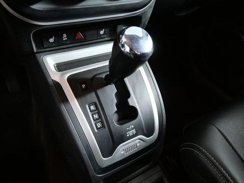 Used 2015 Jeep Compass Latitude AWD/4WD image 19