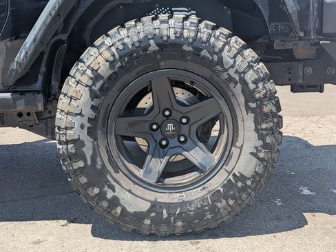 Used 2014 Jeep Wrangler Sport w/ Power Convenience Group AWD/4WD image 9