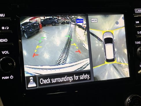 Used 2018 Nissan Murano Platinum w/ Cargo Package image 25