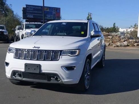 Used 2017 Jeep Grand Cherokee Overland AWD/4WD image 3
