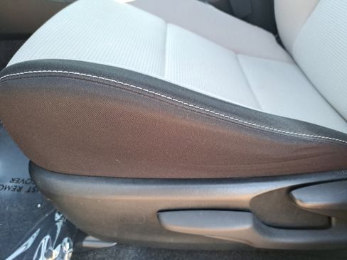 Used 2018 Toyota RAV4 LE image 26