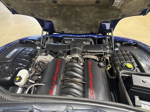 Used 2004 Chevrolet Corvette Convertible w/ Preferred Equipment Group RWD image 71