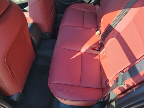 New 2026 MAZDA MAZDA3 Hatchback w/Premium Plus Pkg image 12