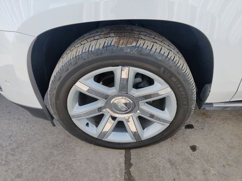 Used 2019 Cadillac Escalade Premium Luxury image 9