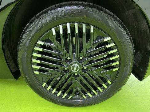 Used 2024 Nissan Leaf SV Plus image 15