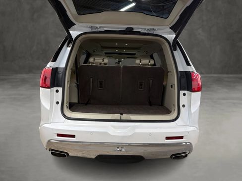 Used 2017 GMC Acadia Denali w/ Technology Package FWD image 12