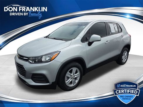 Used 2022 Chevrolet Trax LS w/ Tint and Cruise Package FWD image 1