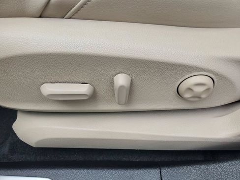 Used 2019 Buick Envision Premium w/ Driver Confidence Package AWD/4WD image 17