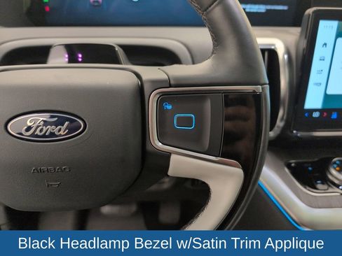 Used 2025 Ford Expedition Platinum w/ Platinum Ultimate Package AWD/4WD image 39