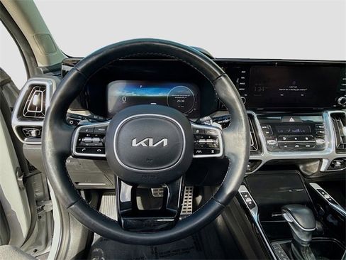 Used 2023 Kia Sorento SX Prestige image 10