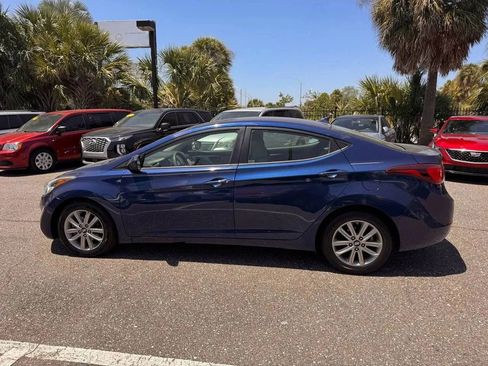 Used 2015 Hyundai Elantra SE w/ Option Group 02 FWD image 3