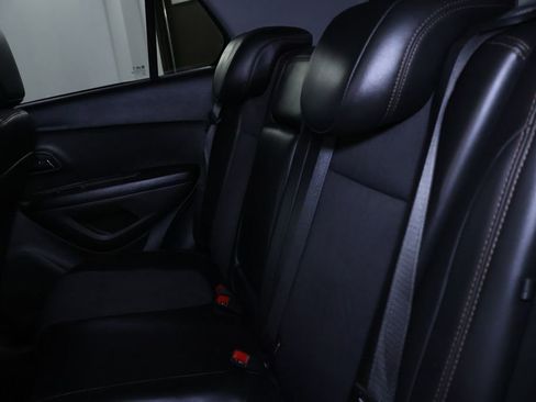 Used 2021 Chevrolet Trax LT image 12