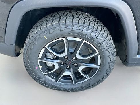 New 2026 Jeep Compass Trailhawk w/ Sun, Sound & Navigation Group AWD/4WD image 34