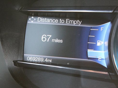 Used 2017 Ford Explorer XLT w/ Equipment Group 202A image 27