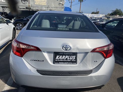 Used 2018 Toyota Corolla LE w/ Carpet Mat Package (TMS) FWD image 8