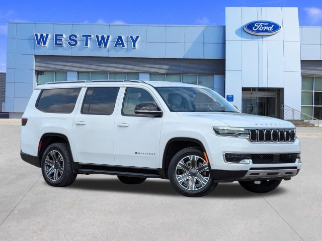 Used 2024 Jeep Wagoneer L Series II RWD image 1