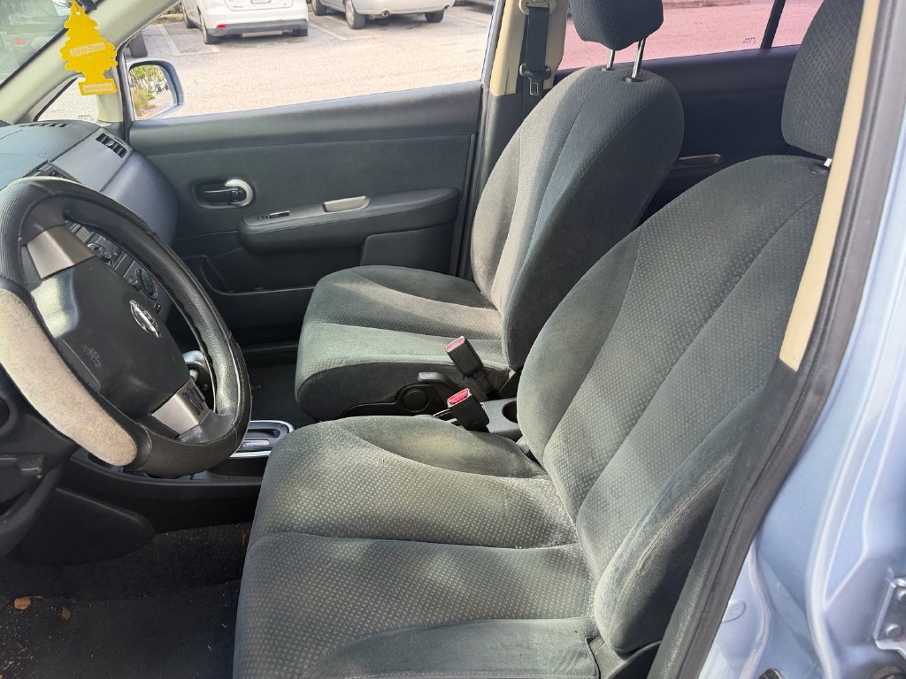 Used 2011 Nissan Versa 1.8 S w/ Plus Pkg FWD image 10