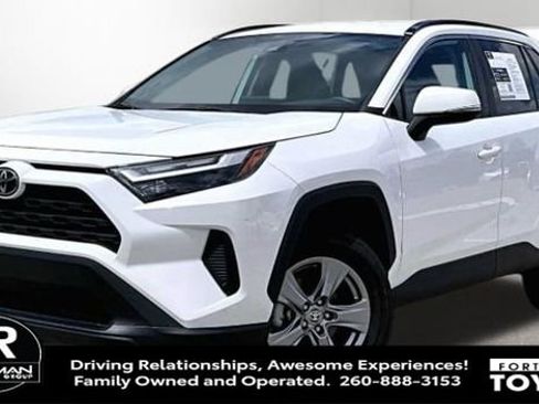 Used 2024 Toyota RAV4 XLE FWD image 8