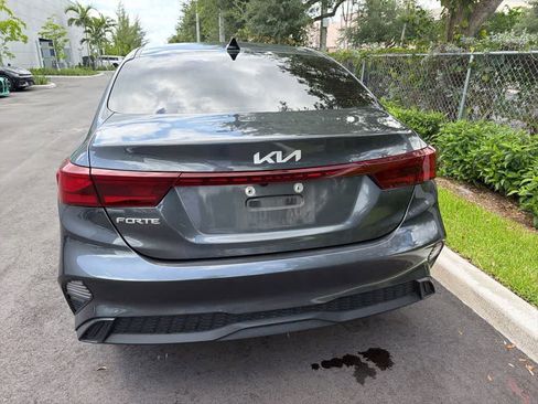 Used 2023 Kia Forte LXS w/ LXS Technology Package FWD image 5