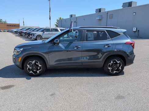 Used 2025 Kia Seltos S AWD/4WD image 4