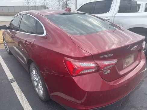 Used 2019 Chevrolet Malibu LT w/ Leather Package image 2