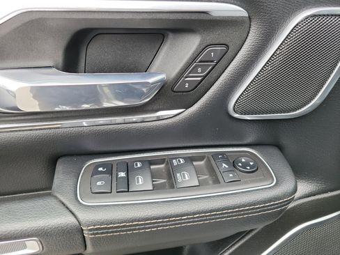Used 2023 RAM 1500 Laramie AWD/4WD image 12