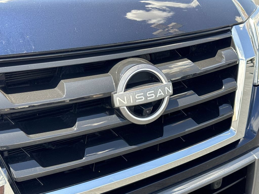Used 2024 Nissan Armada SL w/ Captain's Chairs Package AWD/4WD image 32