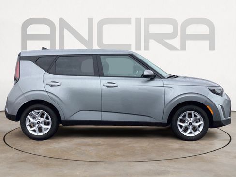 Used 2025 Kia Soul LX w/ LX Technology Package FWD image 15