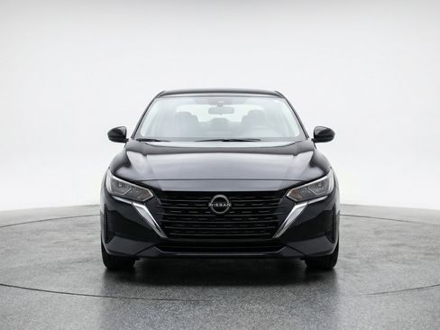 Used 2025 Nissan Sentra S FWD image 2