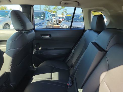 Used 2023 Toyota Corolla Cross XLE image 9