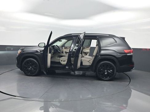 Used 2024 Volkswagen Atlas SE FWD image 43