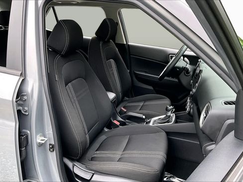 Used 2021 Hyundai Venue SEL w/ Premium Package FWD image 9